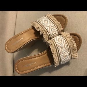 Charles David Fringe wedges